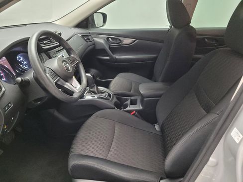 Used 2020 Nissan Rogue S FWD image 17