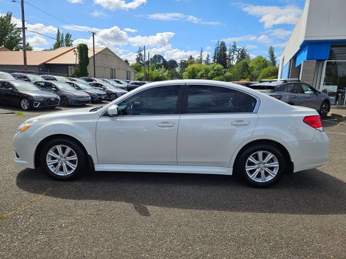 Used 2012 Subaru Legacy 2.5i Premium w/ All-Weather Pkg + Moonroof AWD/4WD image 2