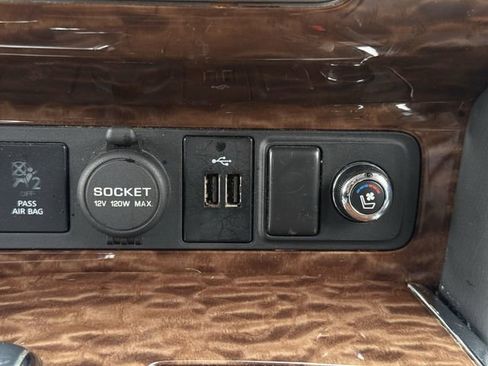 Used 2019 Nissan Armada Platinum w/ Interior Lighting Package RWD image 23