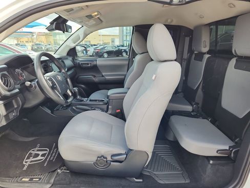 Used 2019 Toyota Tacoma SR w/ SR Convenience Package image 11