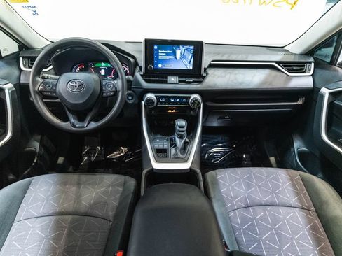 Used 2025 Toyota RAV4 XLE AWD/4WD image 14
