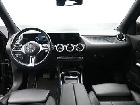 Used 2025 Mercedes-Benz GLA 250 4MATIC image 23