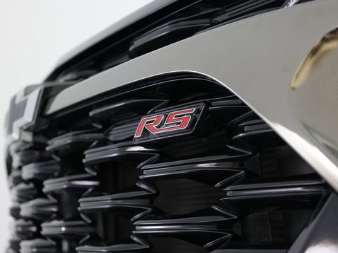 Used 2025 Chevrolet Trax RS w/ Sunroof Package FWD image 11