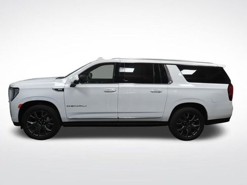 Used 2024 GMC Yukon XL Denali AWD/4WD image 2