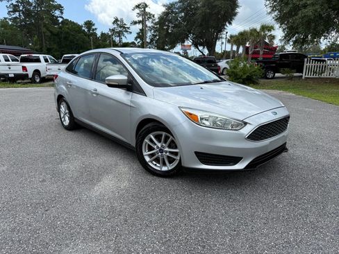 Used 2015 Ford Focus SE image 8
