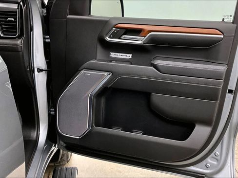Used 2023 GMC Sierra 1500 Denali w/ Denali Reserve Package image 27
