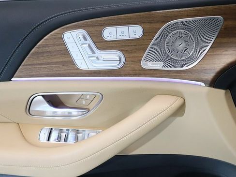 Certified 2025 Mercedes-Benz GLS 580 4MATIC image 3