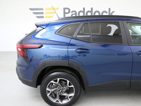 Used 2024 Chevrolet Trax LT w/ Driver Confidence Package FWD image 10