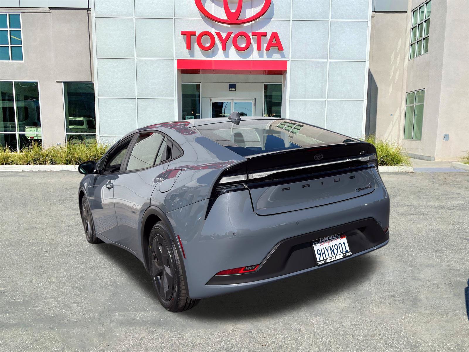 Used 2023 Toyota Prius Prime FWD image 5