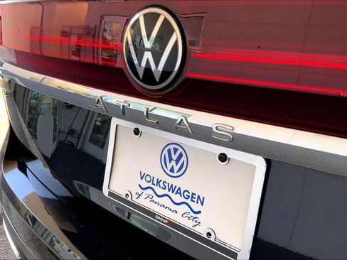 Used 2024 Volkswagen Atlas SE image 31