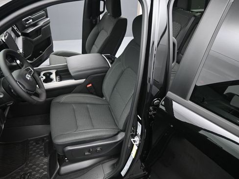 New 2026 RAM 1500 Big Horn AWD/4WD image 11