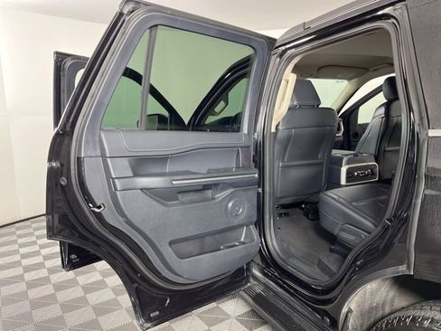 Used 2024 Ford Expedition XLT image 43