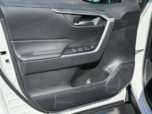 Used 2025 Toyota RAV4 XLE w/ Convenience Package image 13