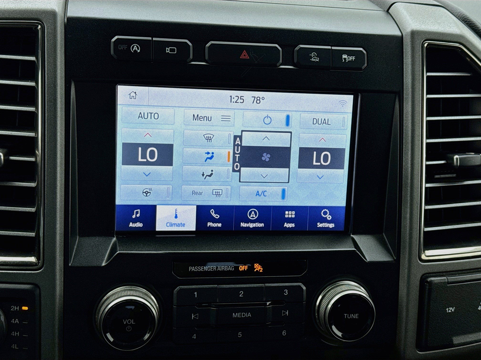 Used 2019 Ford F150 Raptor w/ Equipment Group 802A Luxury AWD/4WD image 12