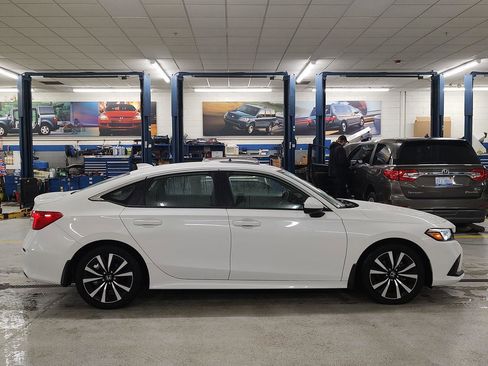 Used 2023 Honda Civic EX image 31