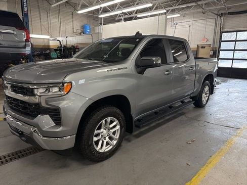 Certified 2024 Chevrolet Silverado 1500 LT image 3