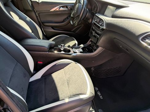 Used 2017 INFINITI QX30 Sport w/ Cargo Package image 13