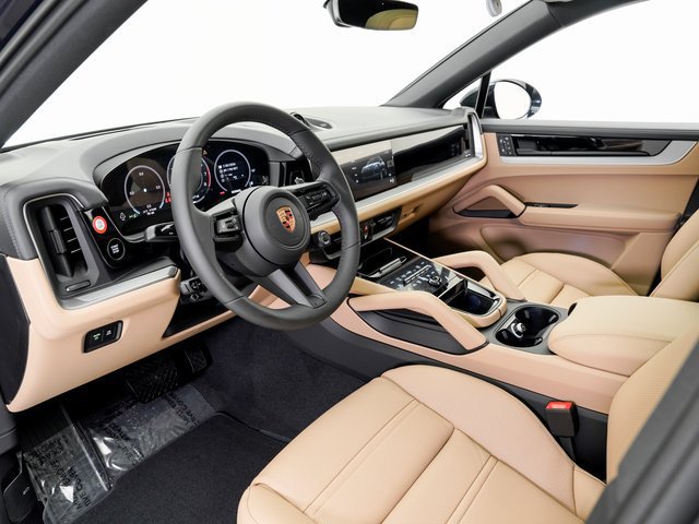 Certified 2026 Porsche Cayenne Coupe AWD/4WD image 4