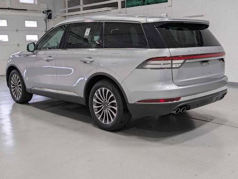 Used 2020 Lincoln Aviator Reserve w/ Equipment Group 201A image 9