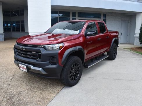 Used 2026 Chevrolet Colorado Trail Boss AWD/4WD image 5