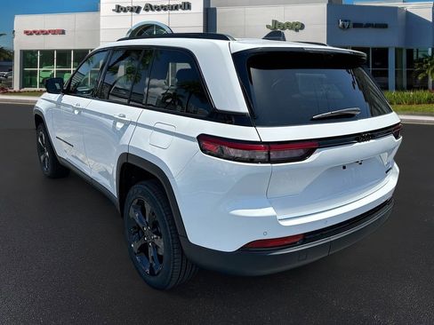 New 2025 Jeep Grand Cherokee Limited w/ Luxury Tech Group II image 5