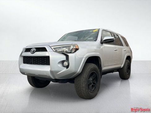 Certified 2016 Toyota 4Runner SR5 AWD/4WD image 2