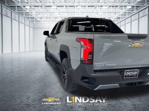 Certified 2026 Chevrolet Silverado EV LT AWD/4WD image 8