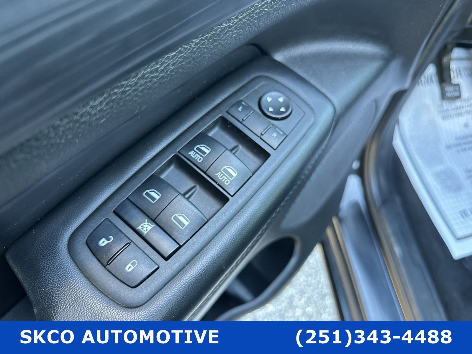 Used 2022 Jeep Grand Cherokee Laredo X AWD/4WD image 22