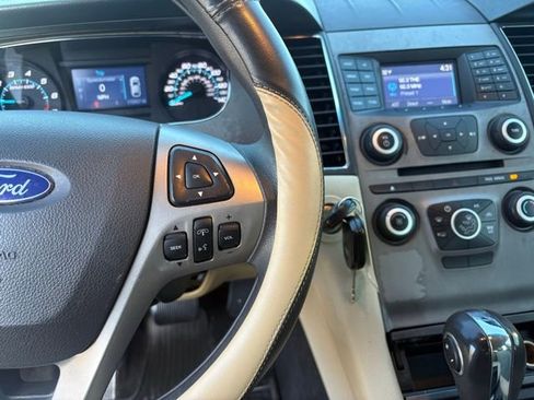 Used 2016 Ford Taurus SE image 30