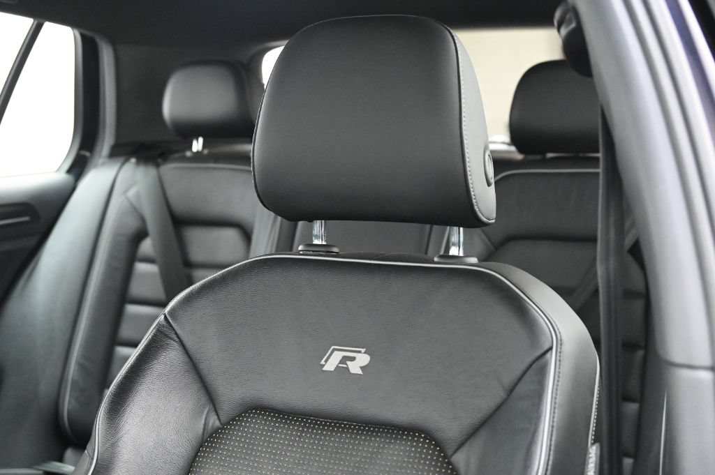 Used 2019 Volkswagen Golf R 4-Door AWD/4WD image 26