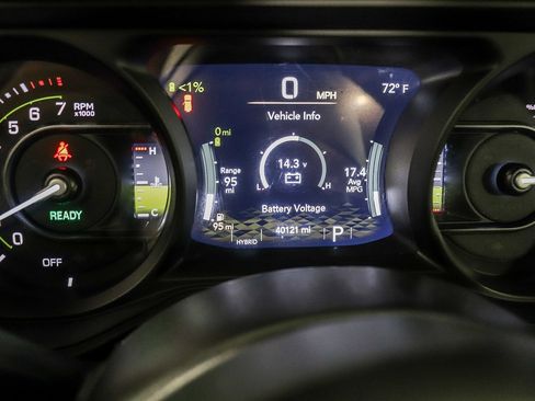 Used 2024 Jeep Wrangler Unlimited image 21