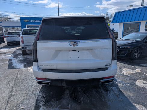 Used 2024 Cadillac Escalade Premium Luxury w/ LPO, Floor Liner Package image 6