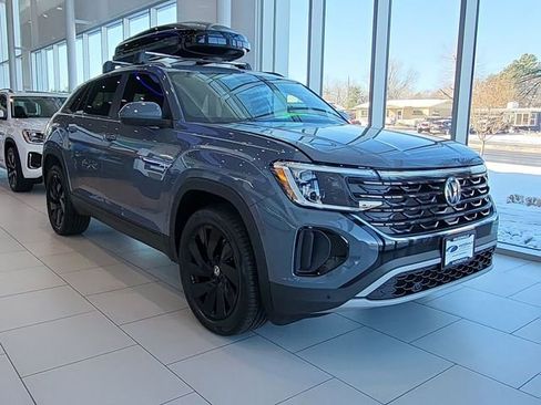 New 2026 Volkswagen Atlas Cross Sport SE image 2