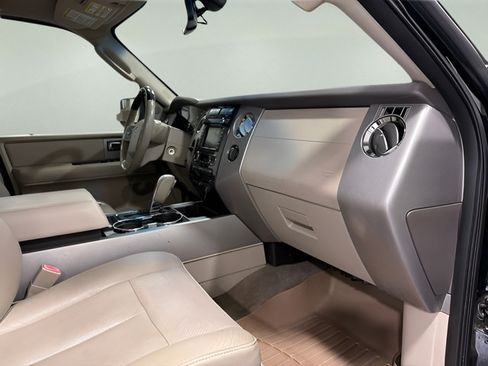 Used 2012 Ford Expedition Limited RWD image 13