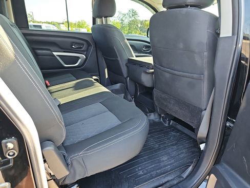 Used 2018 Nissan Titan SV AWD/4WD image 11