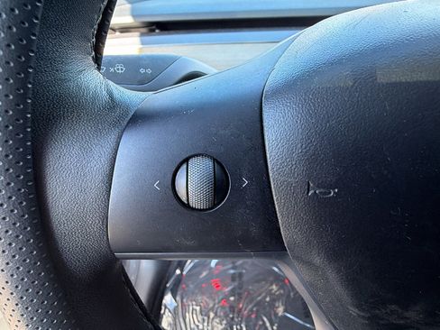 Used 2021 Tesla Model Y 2WD image 27