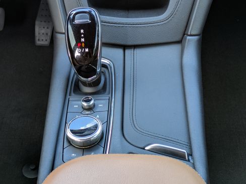 Certified 2023 Cadillac XT5 Premium Luxury w/ LPO, Floor Liner Package AWD/4WD image 18