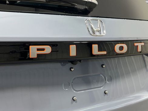 Used 2026 Honda Pilot TrailSport image 8