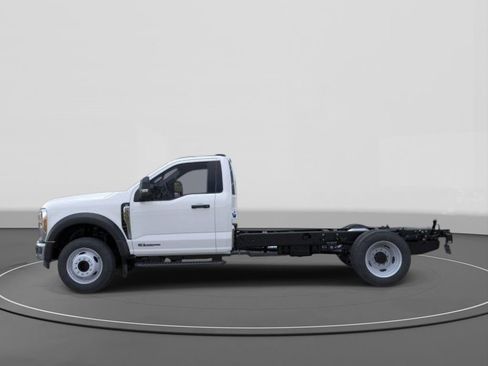 New 2026 Ford F450 XL w/ XL Chrome Package RWD image 3