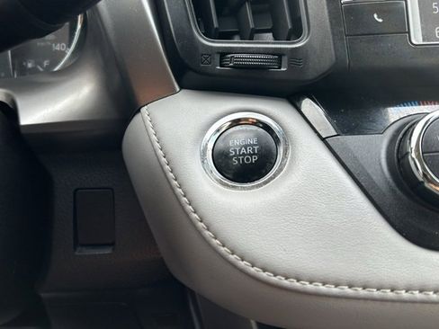 Used 2018 Toyota RAV4 Limited image 38