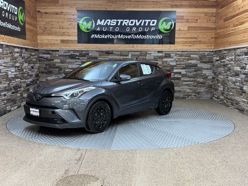 Used 2019 Toyota C-HR LE image 5