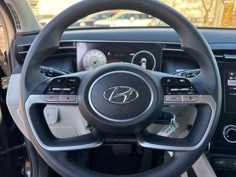 Certified 2024 Hyundai Tucson SE image 13