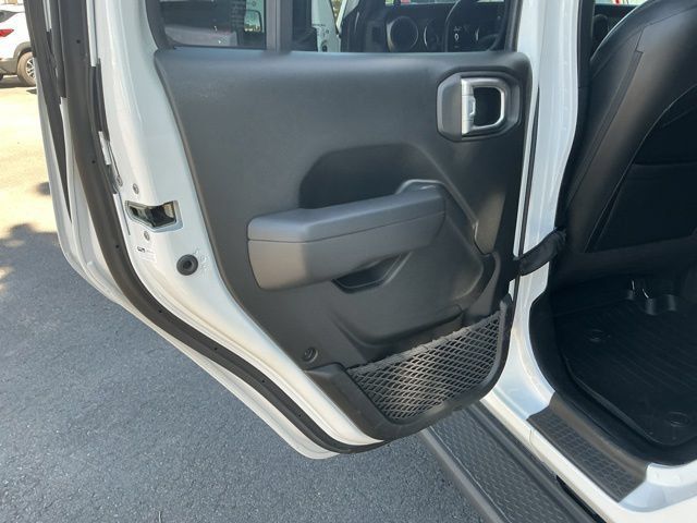 Used 2022 Jeep Gladiator Sport AWD/4WD image 22