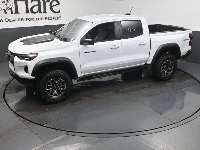 New 2026 Chevrolet Colorado ZR2 w/ Technology Package AWD/4WD image 22