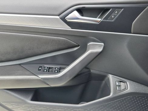 Certified 2023 Volkswagen Jetta SE FWD image 25