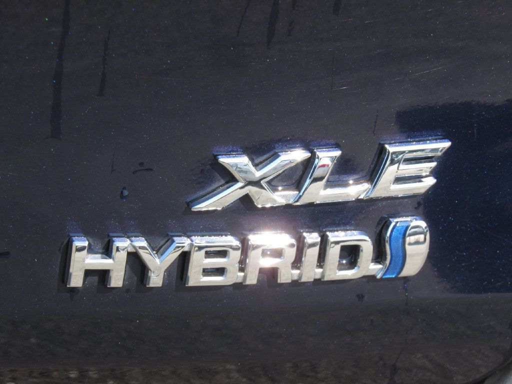 Certified 2023 Toyota Sienna XLE w/ XLE Plus Package AWD/4WD image 8