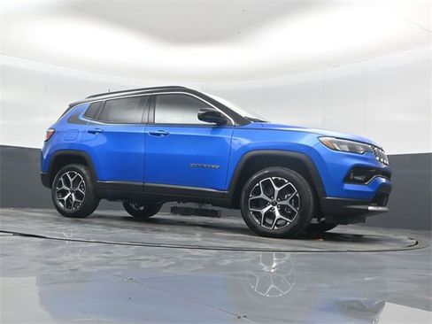 New 2026 Jeep Compass Limited w/ Mopar Graphics Package image 27
