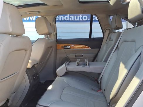 Used 2013 Lincoln MKX AWD image 10