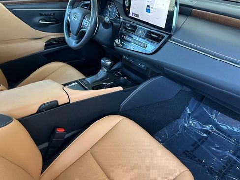 Certified 2023 Lexus ES 250 w/ Premium Package AWD/4WD image 32