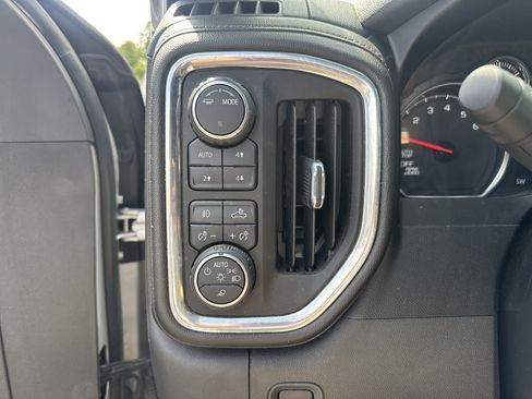 Used 2021 Chevrolet Silverado 1500 LT Trail Boss w/ Convenience Package II AWD/4WD image 30